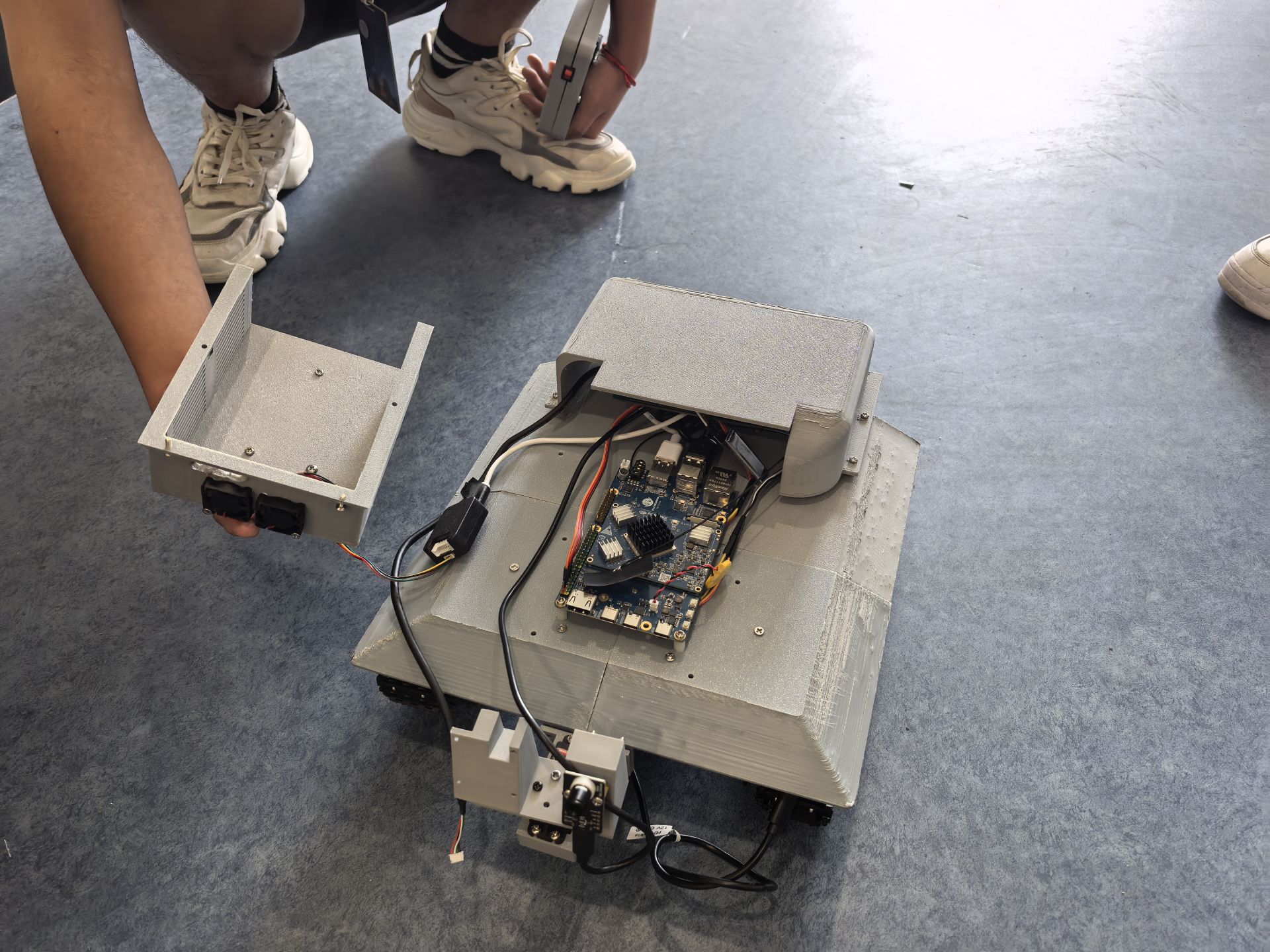 基于【RK3588】ELF 2开发板的多传感信息融合的多用途巡检机器人